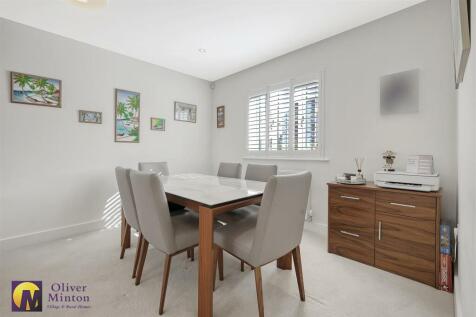 LOUNGE / DINER