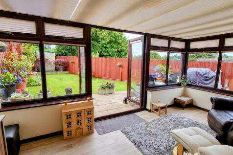 LARGE DOUBLE GLAZED CONSERVATORY