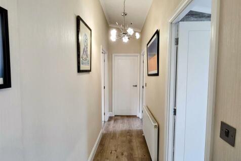 SPACIOUS HALLWAY