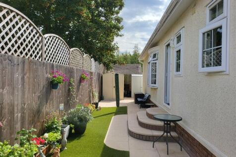 ENCLOSED GARDEN
