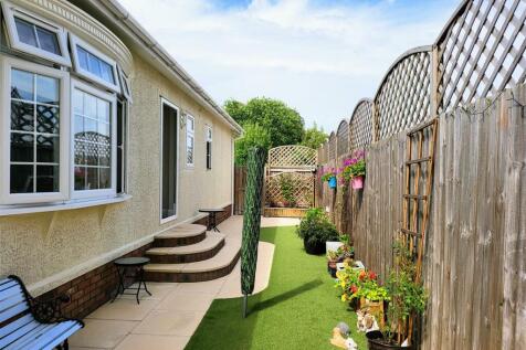ENCLOSED GARDEN