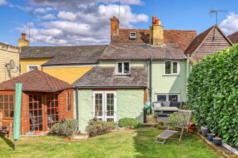 SUPERB REAR GARDEN