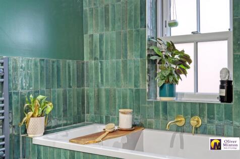 LUXURY FAMILY BATHROOM
