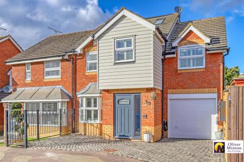 FRONT DRIVEWAY &amp; INTEGRAL GARAGE