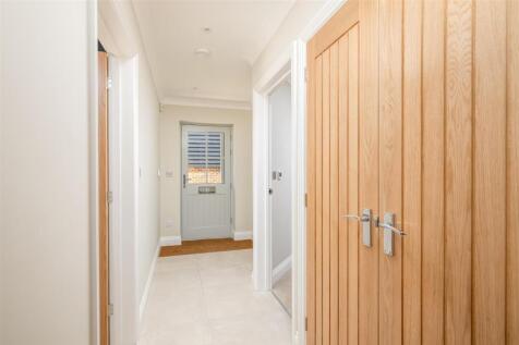 250412 - Halls Close, Braughing - 11.jpg