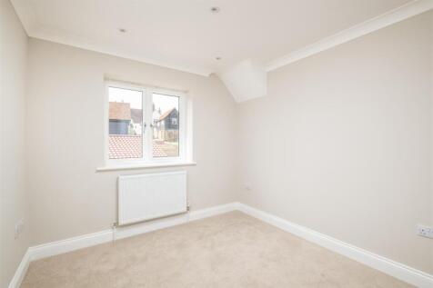 250412 - Halls Close, Braughing - 19.jpg