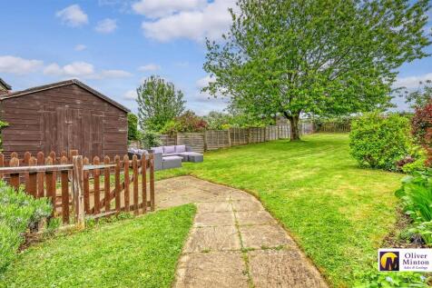 SUPERB REAR GARDEN