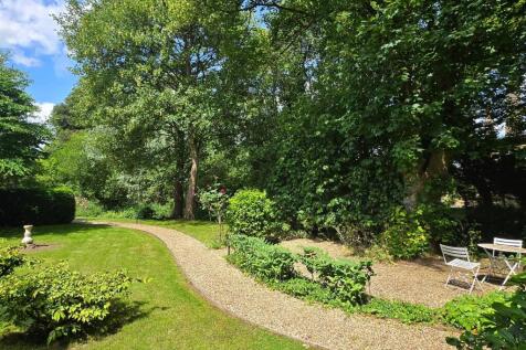 Attractive Communal Gardens