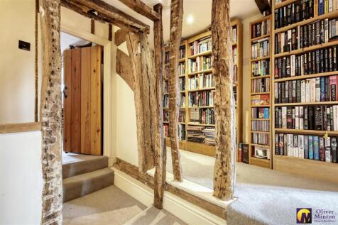 Split Level First Floor Landing