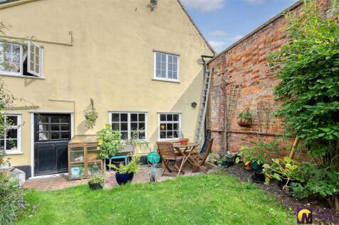 Pretty Rear Garden