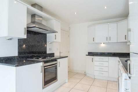 Detached 4 Bed 2 ...