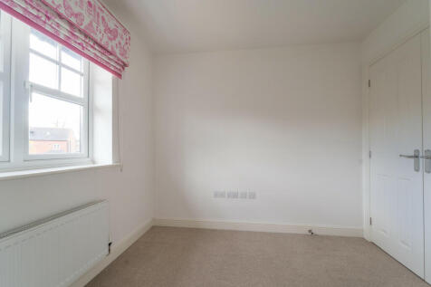 Detached 4 Bed 2 ...