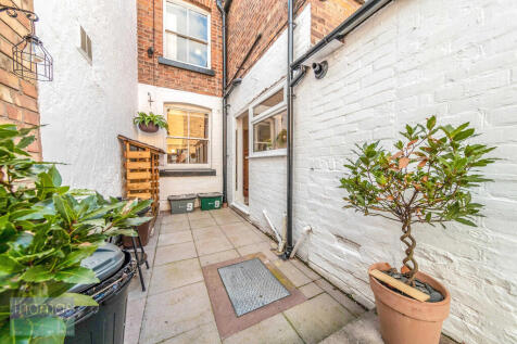 PATIO 3