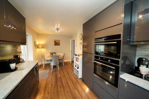 Kitchen Diner 8