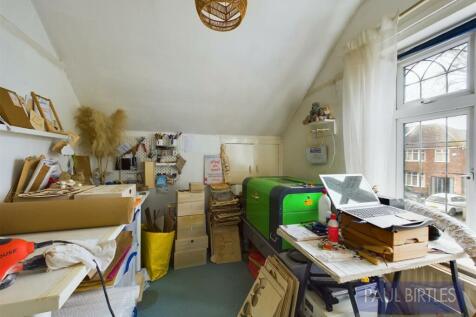 CAM01301G0-PR0315-STILL009.jpg