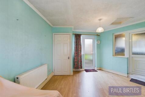 CAM04378G0-PR0076-STILL013.jpg