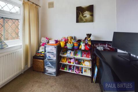 CAM01301G0-PR0571-STILL002.jpg