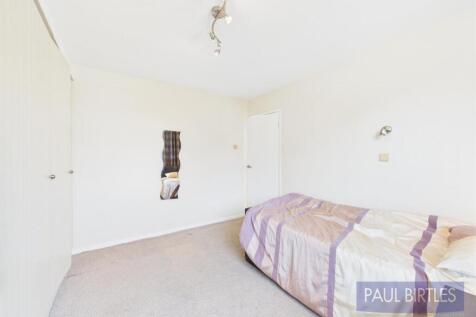 CAM04378G0-PR0131-STILL025.jpg