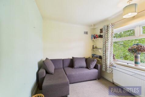 CAM04378G0-PR0145-STILL001.jpg