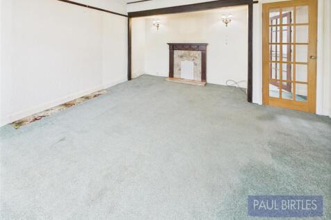 CAM04378G0-PR0175-STILL012.jpg