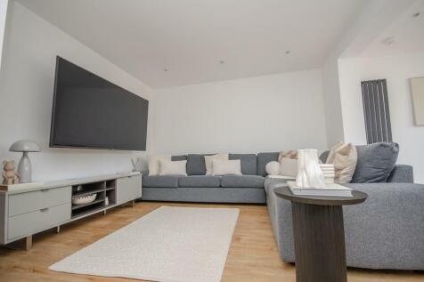 LOUNGE AREA.jpg