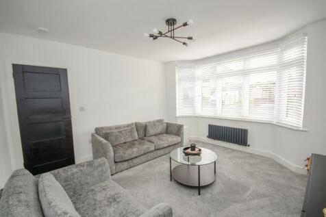 LOUNGE PIC 2.jpg