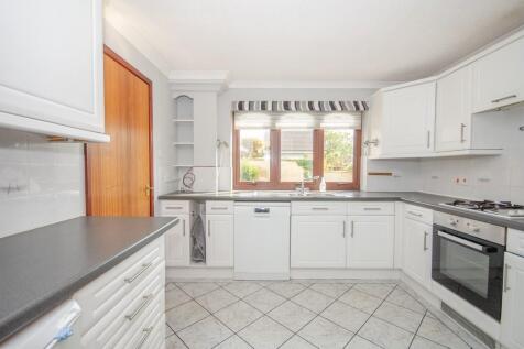 Kitchen pic 2.jpg