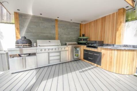 Outdoor kitchen.jpg