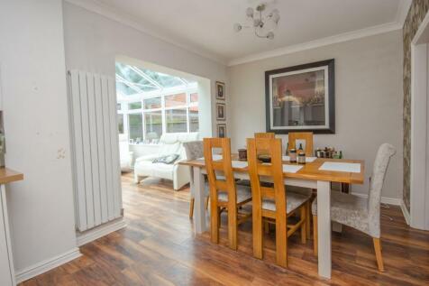 Dining room pic 2.jpg