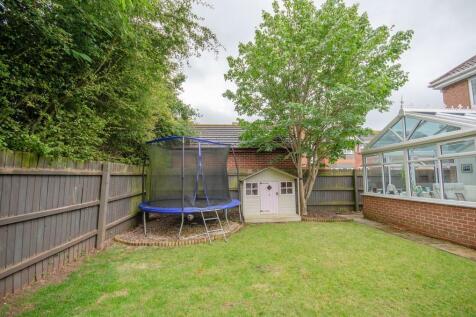 Rear garden pic 2.jpg