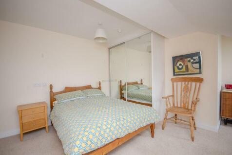 Bedroom one pic 2.jpg