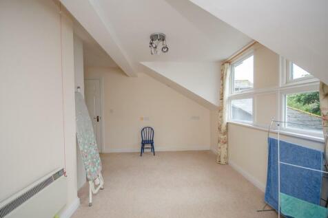 Bedroom two pic 2.jpg