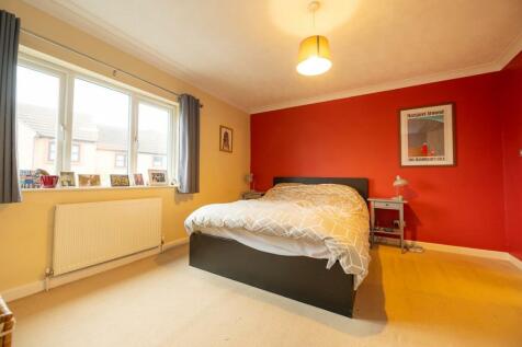 Bedroom 1.jpg