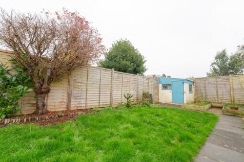Rear garden pic 2.jpg