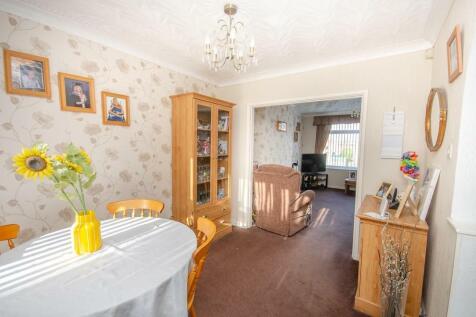Dining room pic 2.jpg