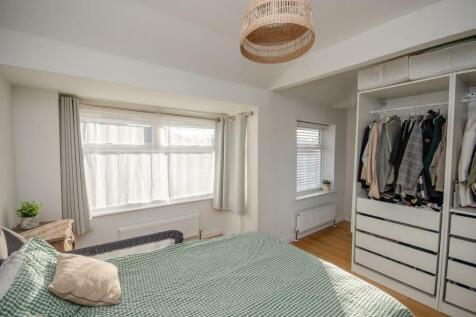 Bedroom one pic 2.jpg
