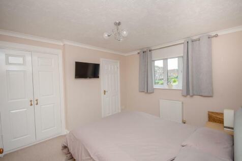 Master bedroom pic 2.jpg
