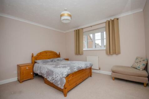 Bedroom pic 2.jpg