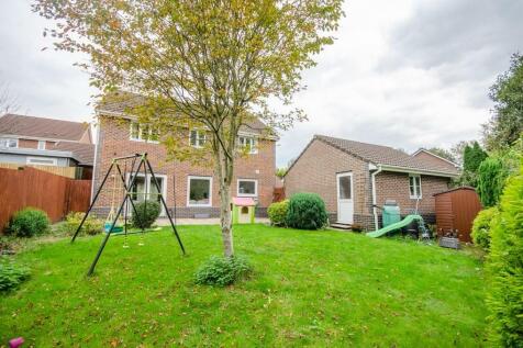 Rear garden pic 3.jpg