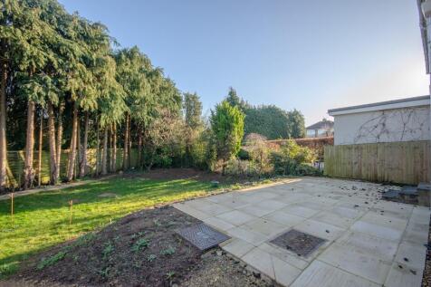 Rear garden pic 2.jpg