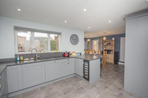 Kitchen pic 4.jpg