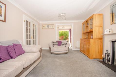 Lounge pic 3.jpg