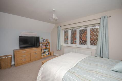 Bedroom one pic 2.jpg