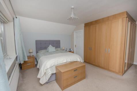 Bedroom one pic 3.jpg