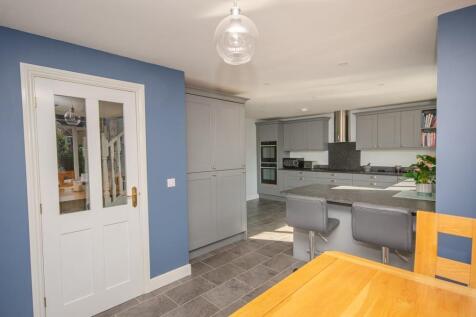 Dining area.jpg