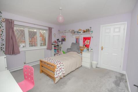 Bedroom two pic 2.jpg