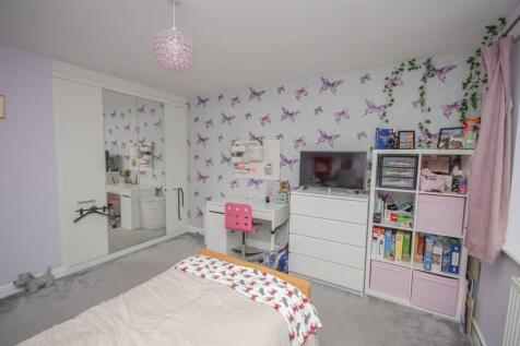 Bedroom two pic 3.jpg