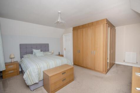 Bedroom one pic 2.jpg