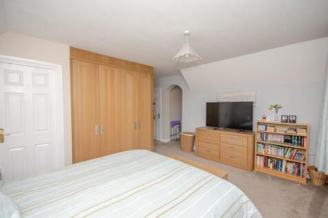 Bedroom one pic 3.jpg