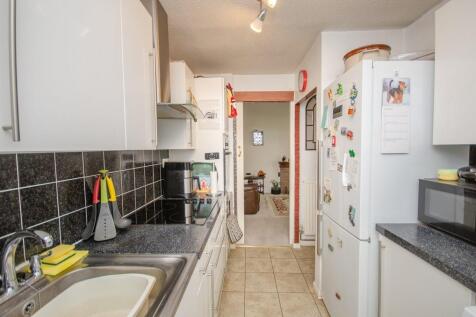 Kitchen pic 2.jpg